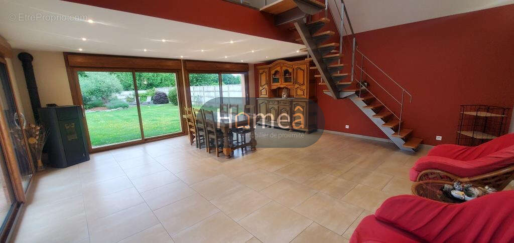 Maison à ENVERMEU