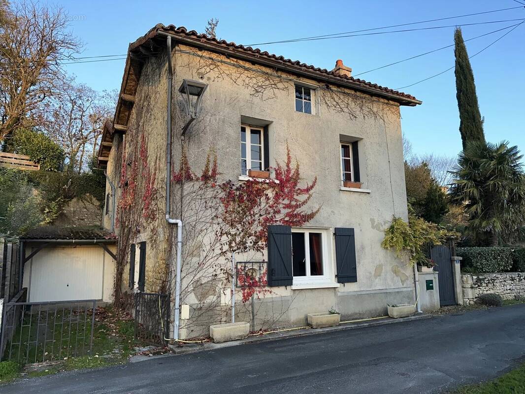 Maison à SAINT-MAURICE-LA-CLOUERE