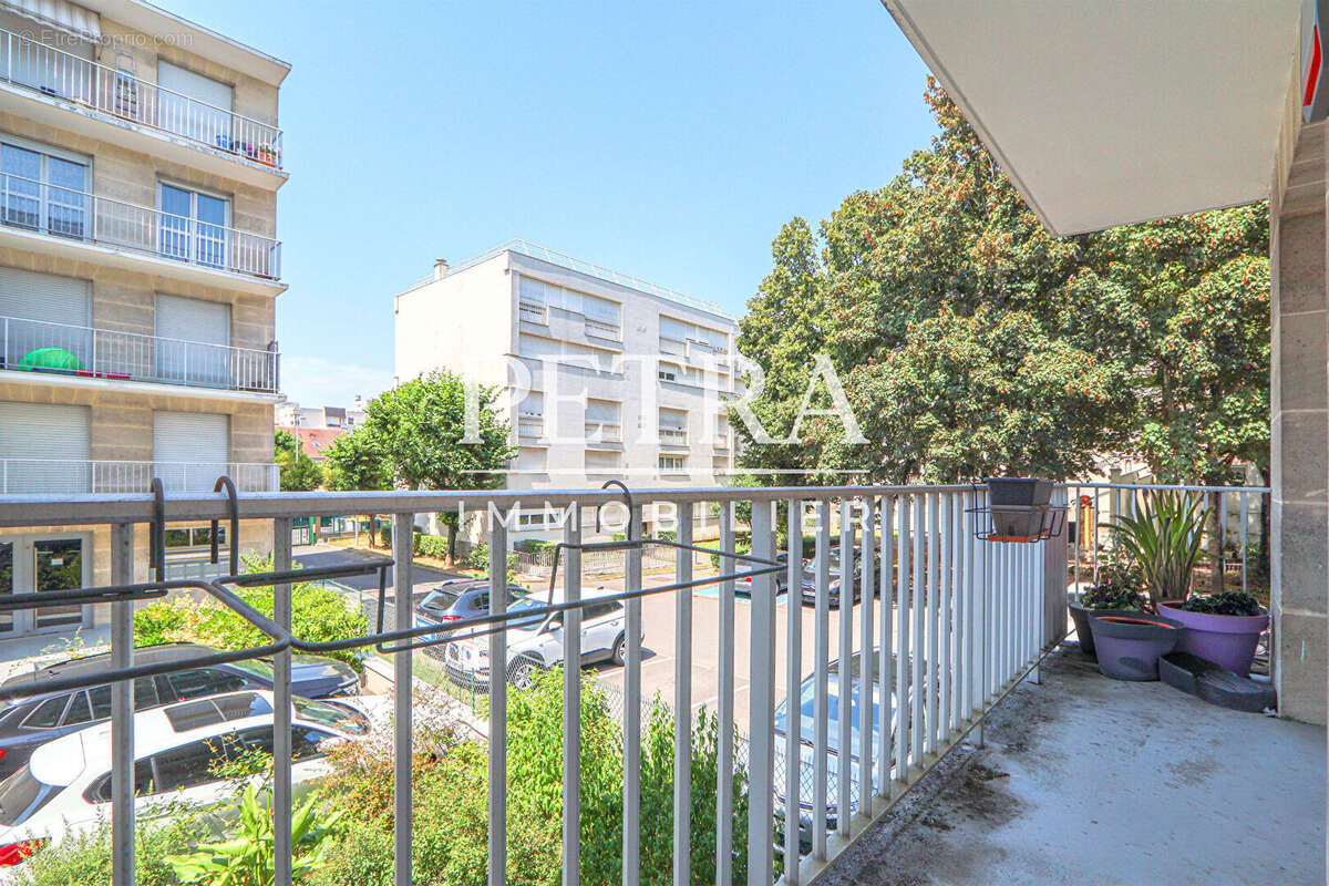 Appartement à L&#039;HAY-LES-ROSES