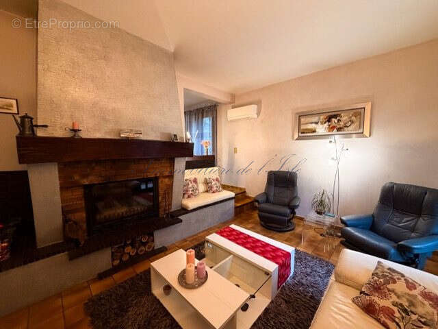 Maison à CHAMPCEVINEL