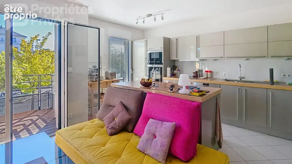 A vendre .Appartement Saint Cyr Sur Loire 3 pièce(s) 59.6 m2.262500 - photo 2