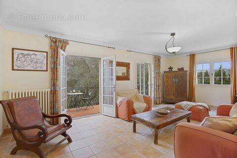 Maison à MOUGINS