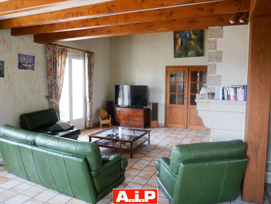 Maison à NUEIL-LES-AUBIERS