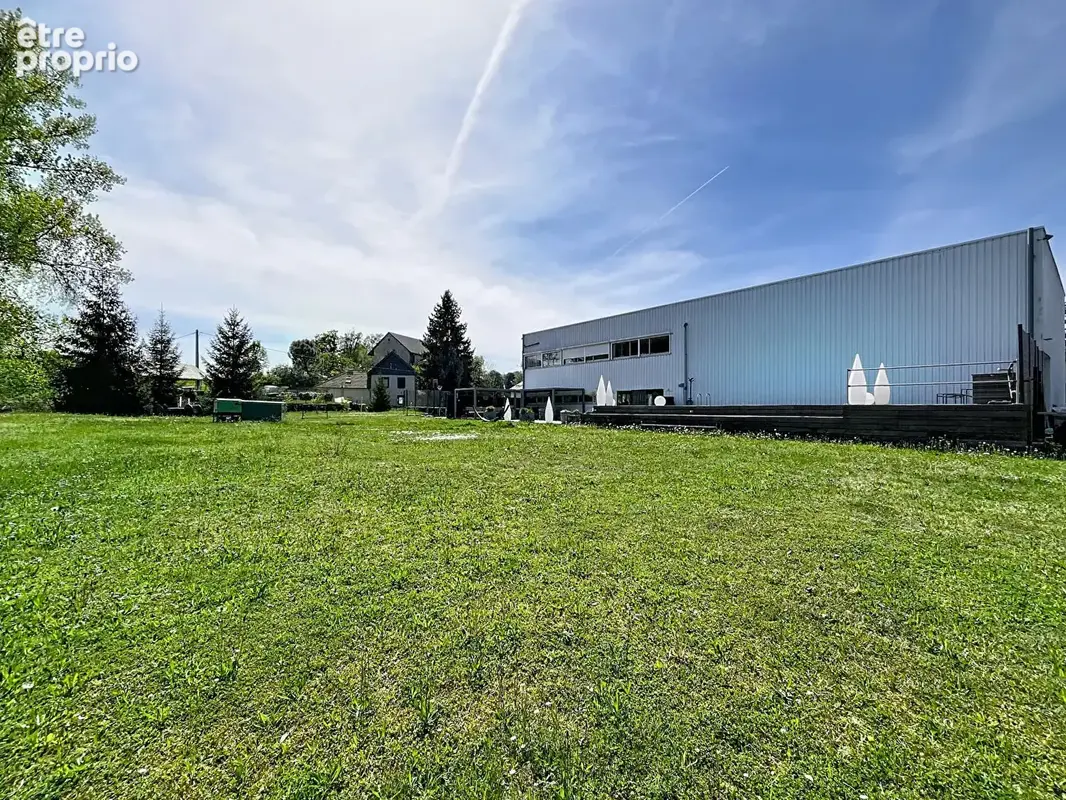 ALBY-SUR-CHÉRAN ? Local d'activité de 603 m² sur un terrain de 4 418 m² ? Un bien aux multiples possibilités ! - photo 2