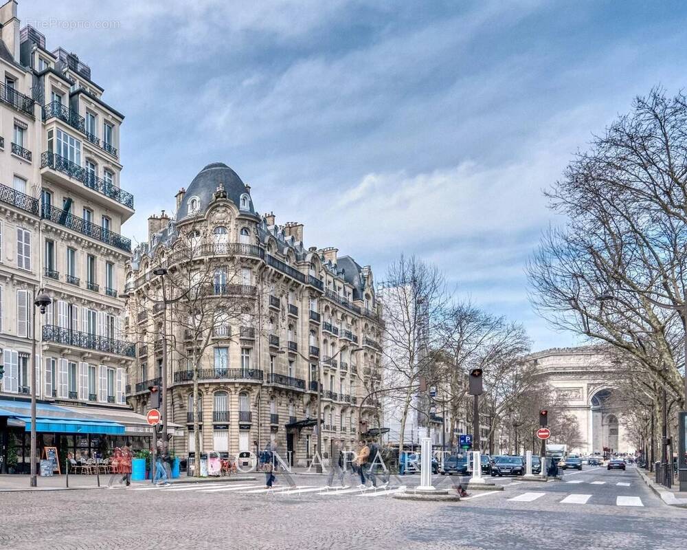 Appartement à PARIS-16E