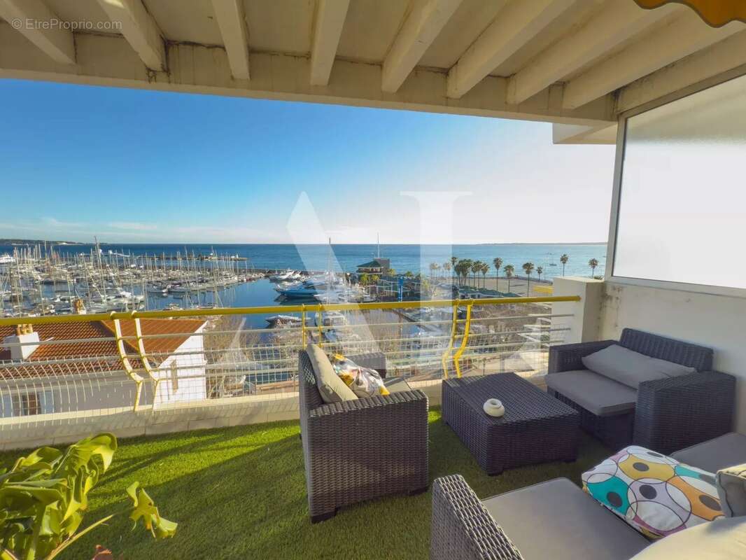 Appartement à VALLAURIS