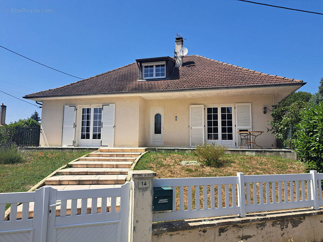 Maison à BONNEUIL-MATOURS