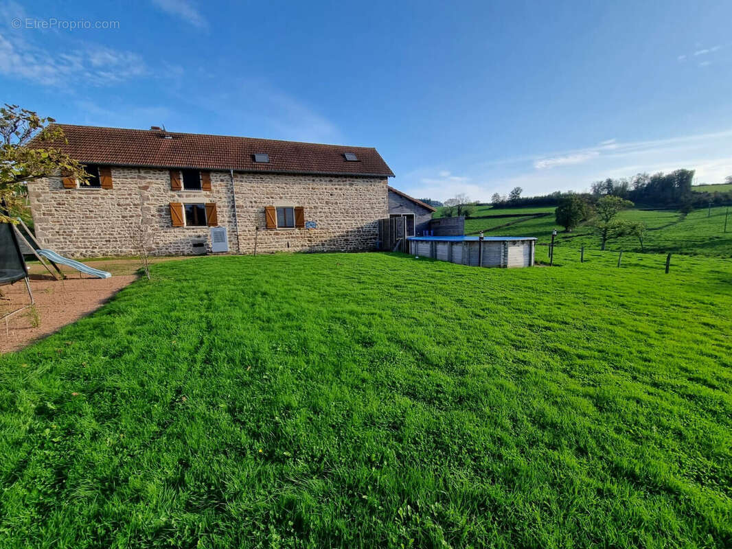 Maison 232 m² à Verosvres  - photo 4