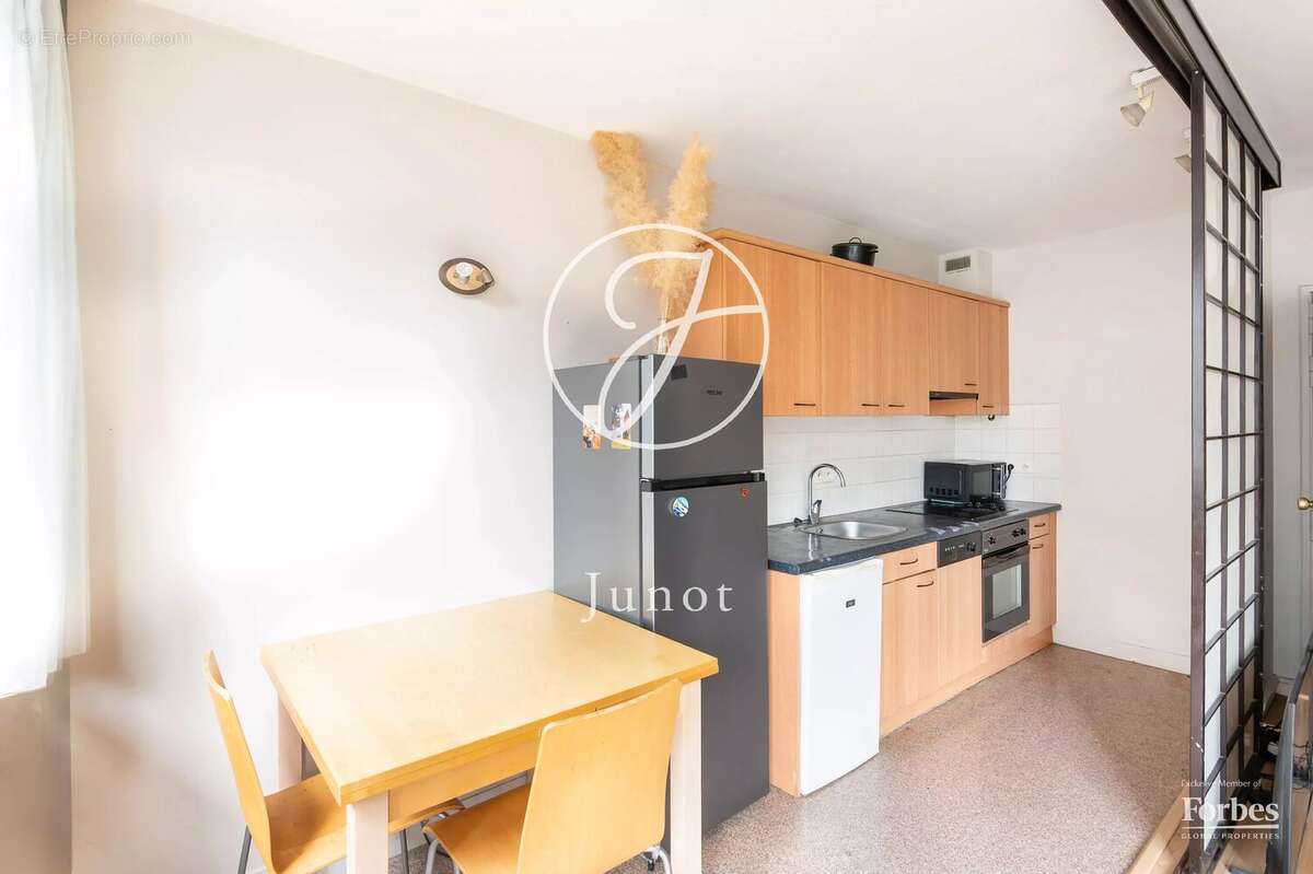 Paris 16e - RAFFET / JASMIN - Appartement - 2 pièces - 45,17m² Carrez - 1 chambre - Balcon - photo 8
