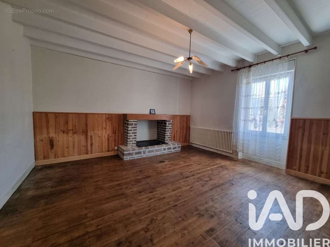 Maison 163 m² à Paizay-Naudouin-Embourie  - photo 7