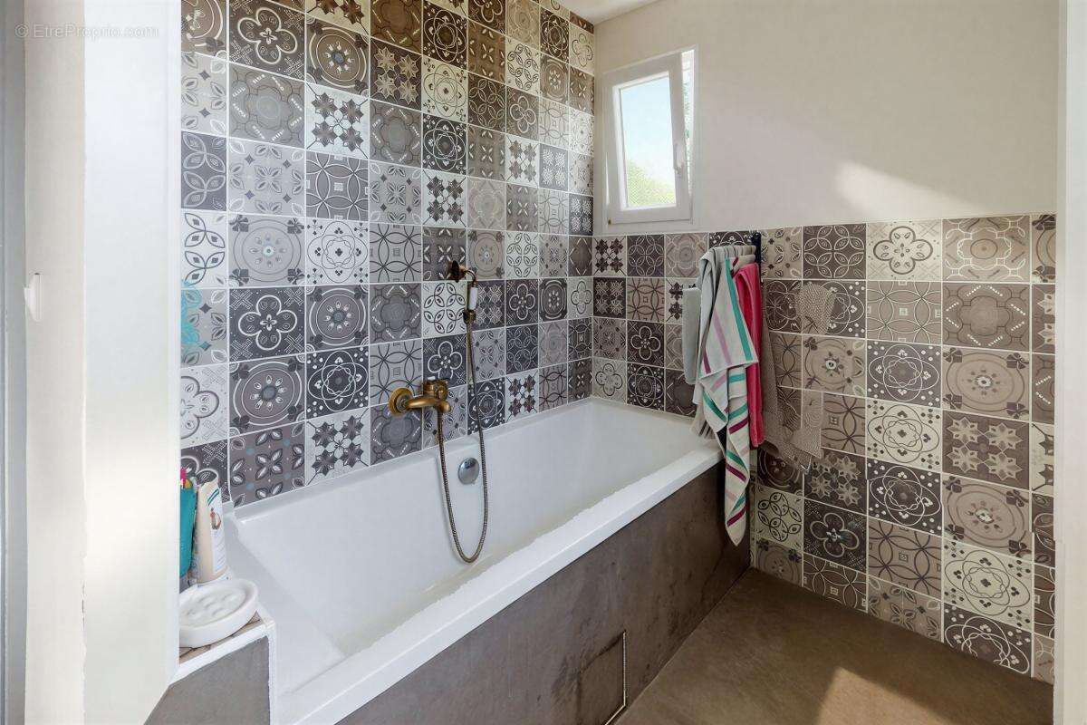 Maison à POURRIERES