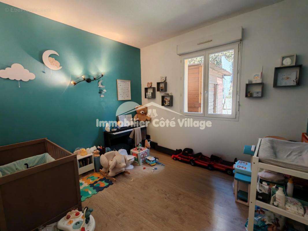 Appartement à PEILLE