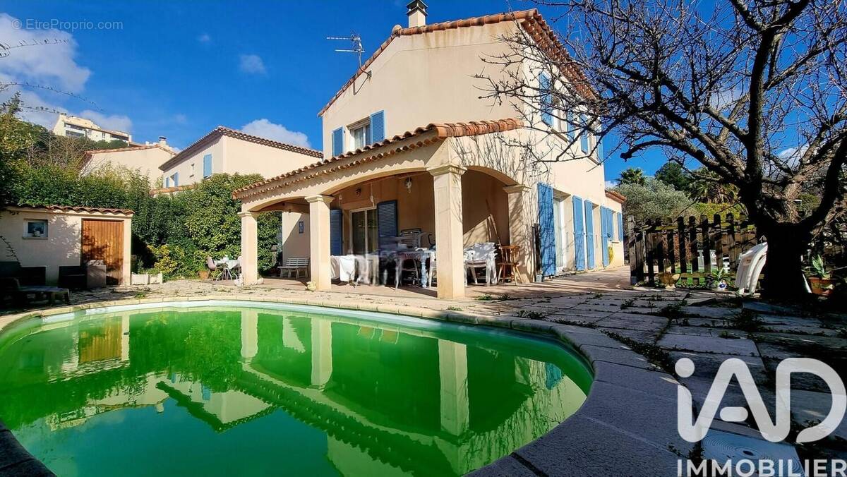 Photo 1 - Maison à MARSEILLE-13E