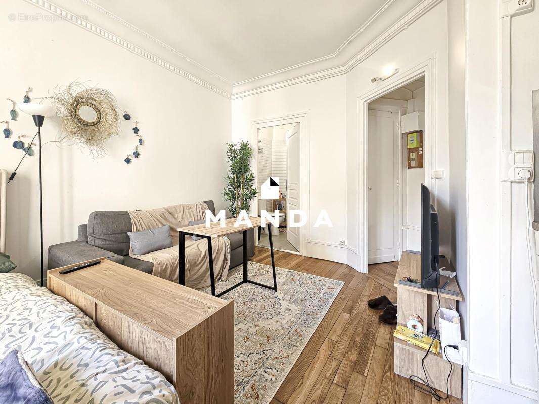 Appartement à PARIS-17E