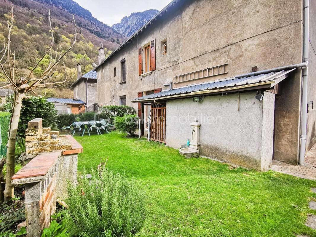 Maison à LIVET-ET-GAVET