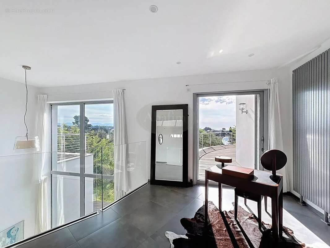 Maison à CAGNES-SUR-MER