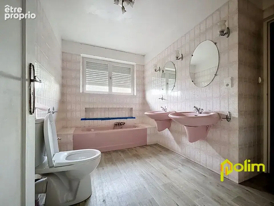 belle villa de 204 m2 à rénover totalement sur 1461 m2 - photo 5