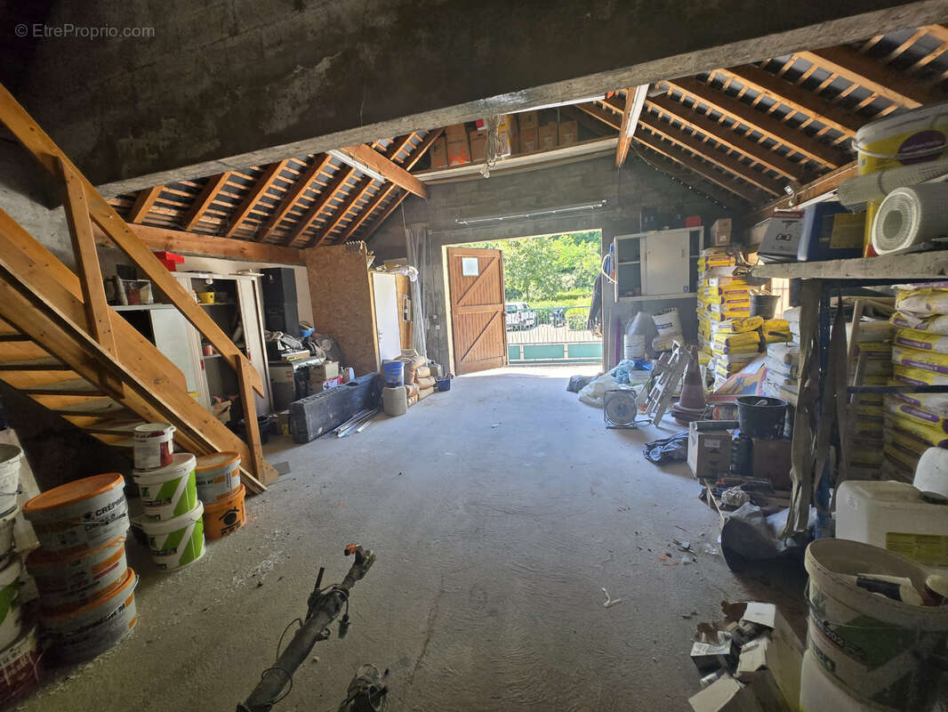 Commerce à SAINT-JEOIRE-PRIEURE