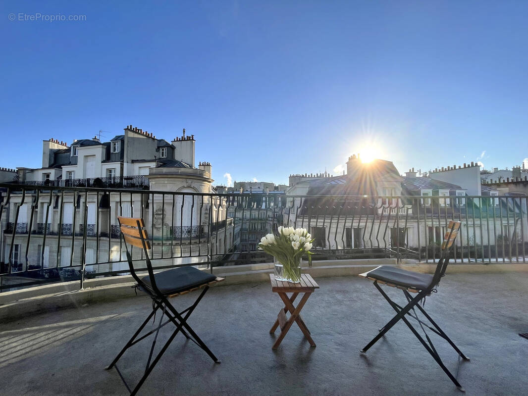 Appartement à PARIS-16E