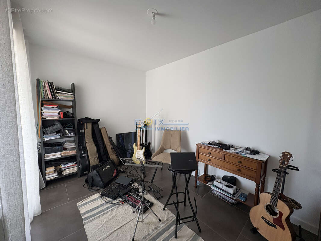 Bel appartement T3 SH 83M2 M2 dernier étage  avec terrasse  et parking - photo 8
