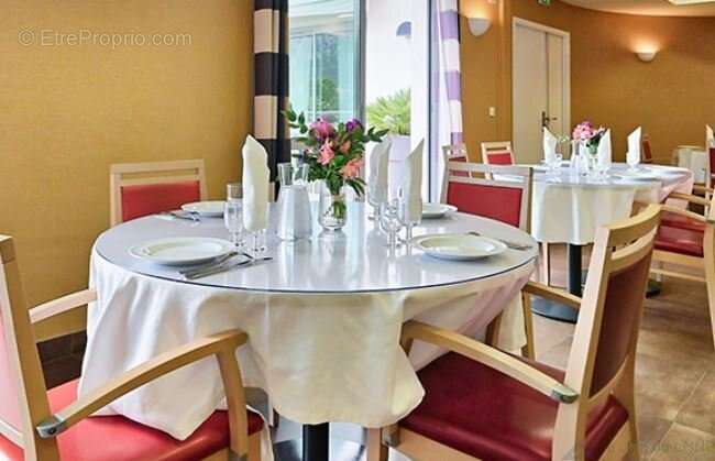 Appartement à LE REVEST-LES-EAUX
