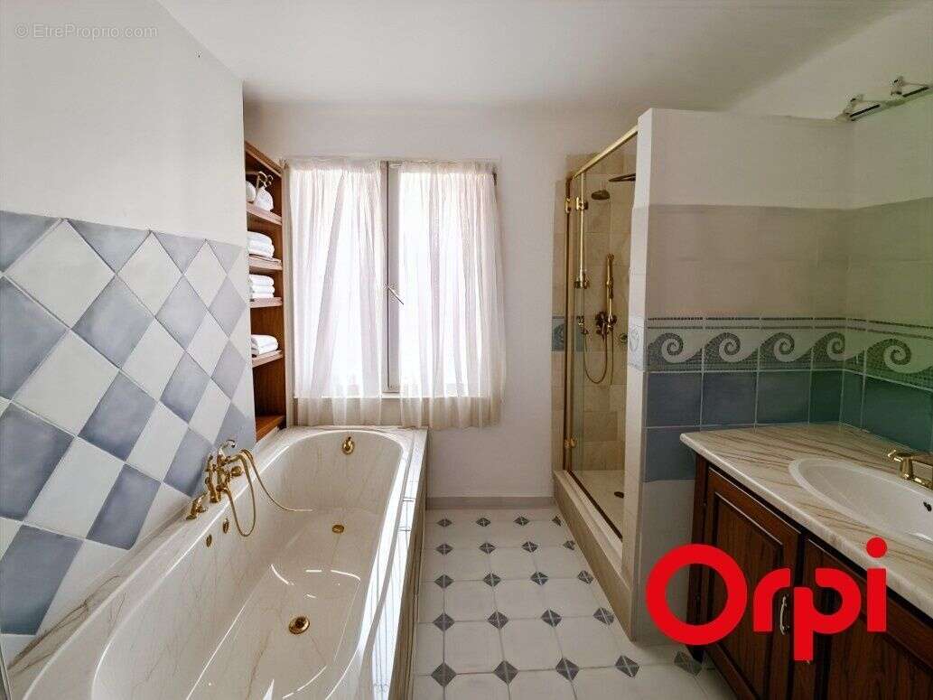 Maison à MEYRARGUES