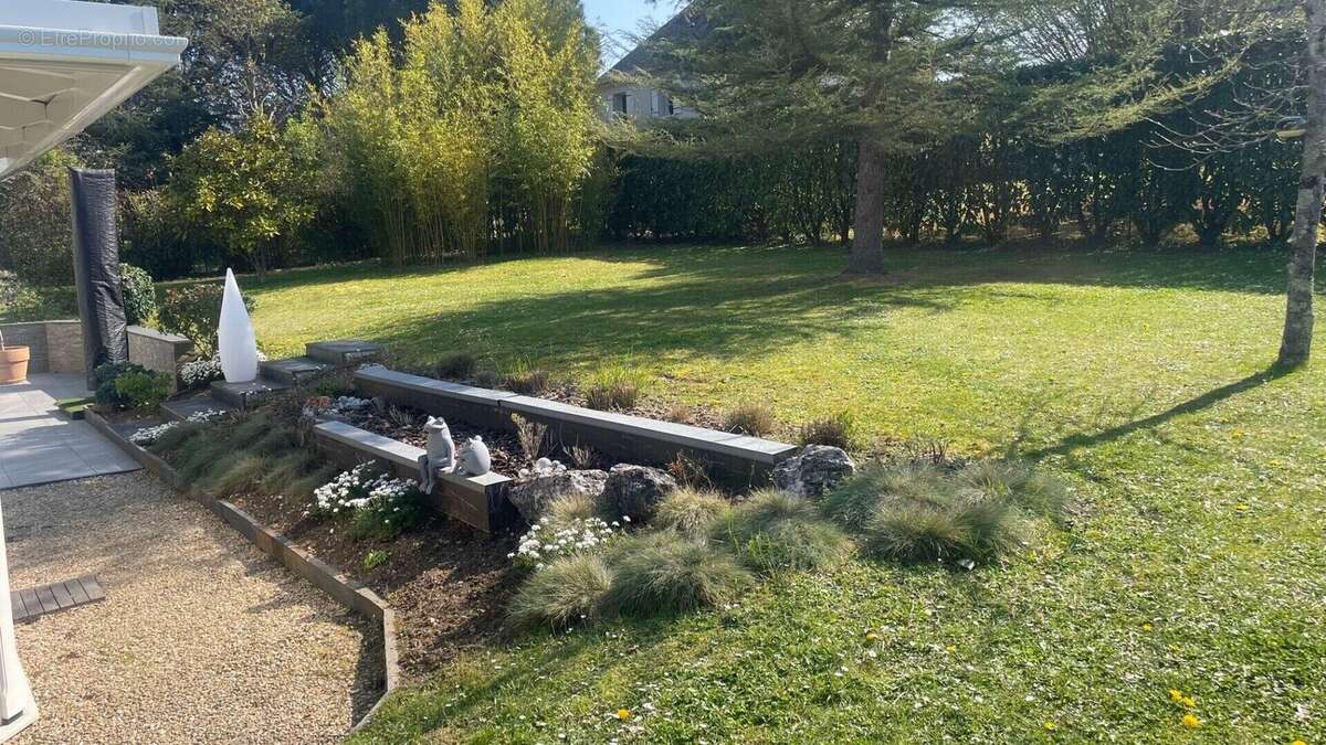 Maison à SAINT-CYR-SUR-LOIRE