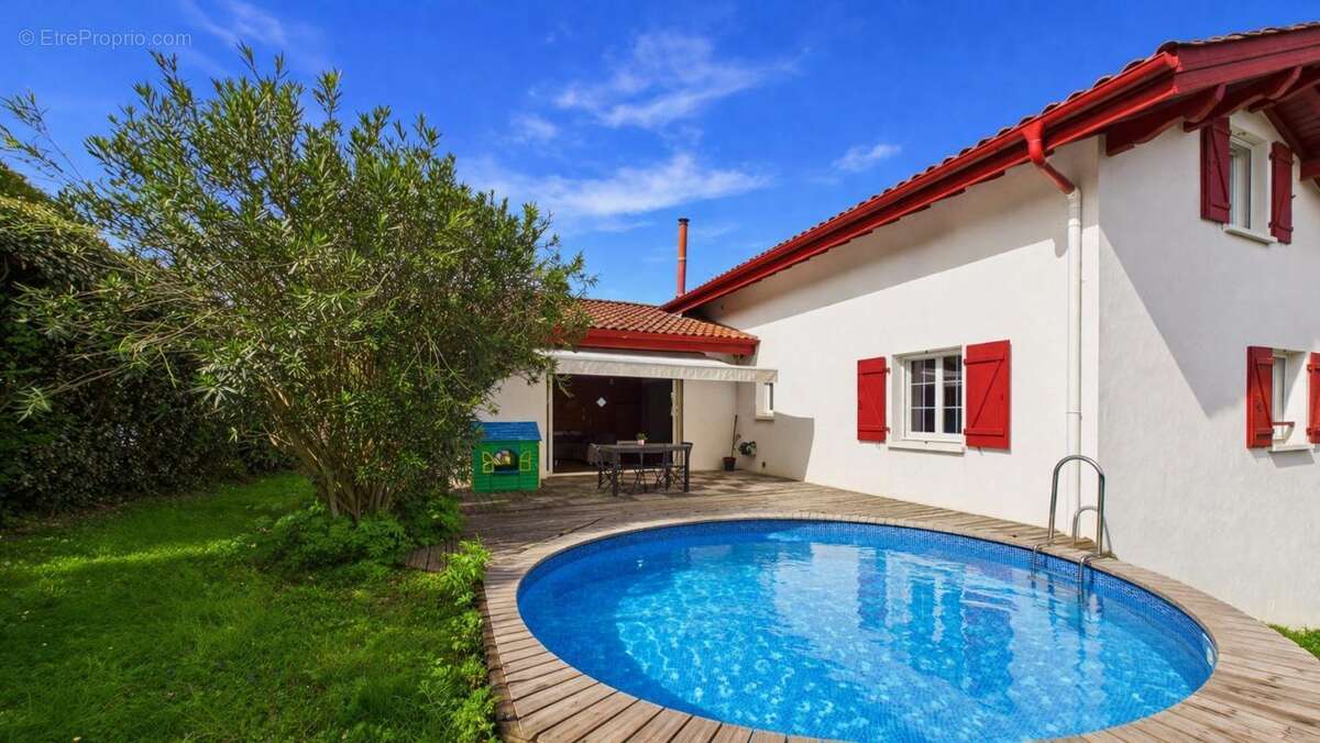 Maison à LARRESSORE