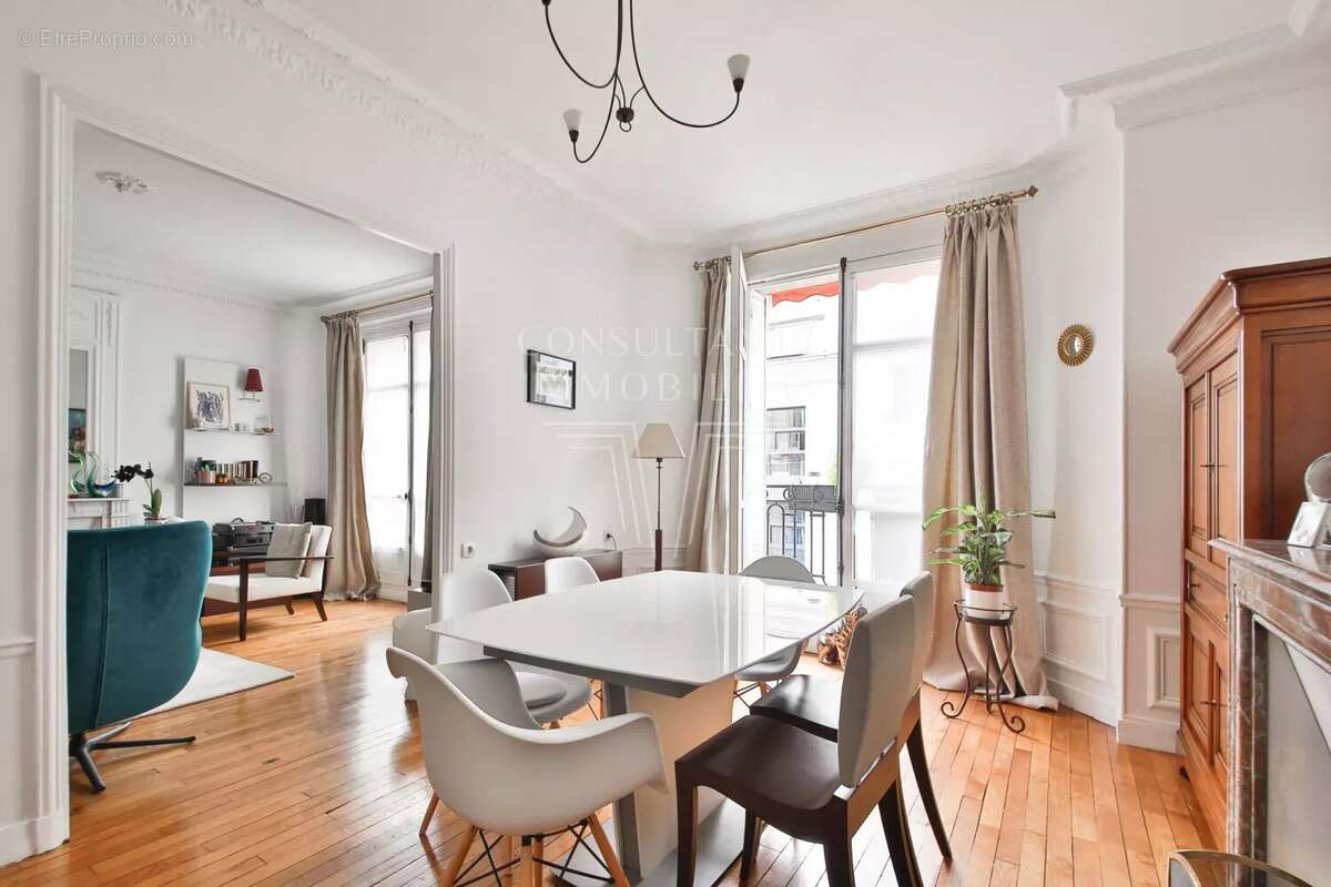 Appartement à PARIS-15E