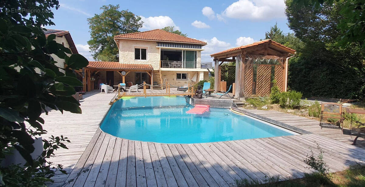 Maison à FLAUGEAC