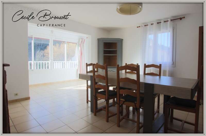 Villa 4 faces à vendre sur 1425 m2 de terrain avec garage et studio indépendant à REYNES (66) - photo 6