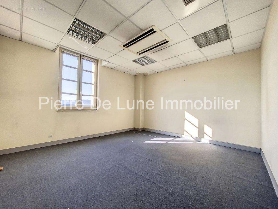 Perigueux local a vendre 1.311m² - photo 8