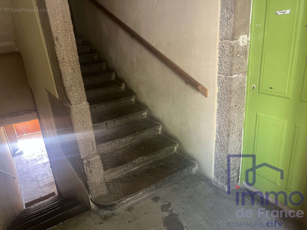 Appartement à SAINT-ETIENNE