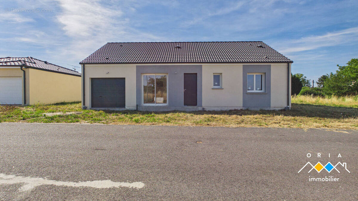 Maison à CHENEVIERES