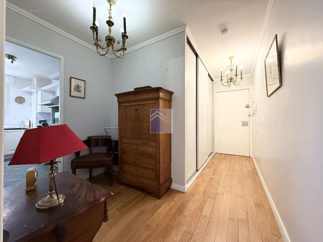 Appartement à COURBEVOIE