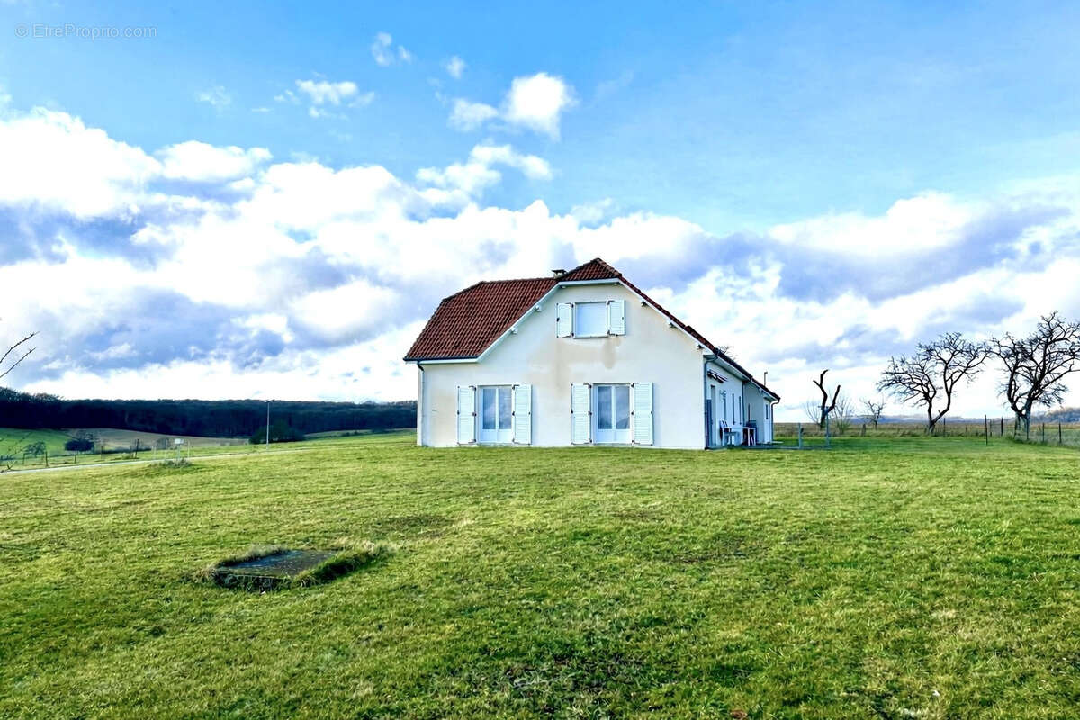 Maison à MORVILLE