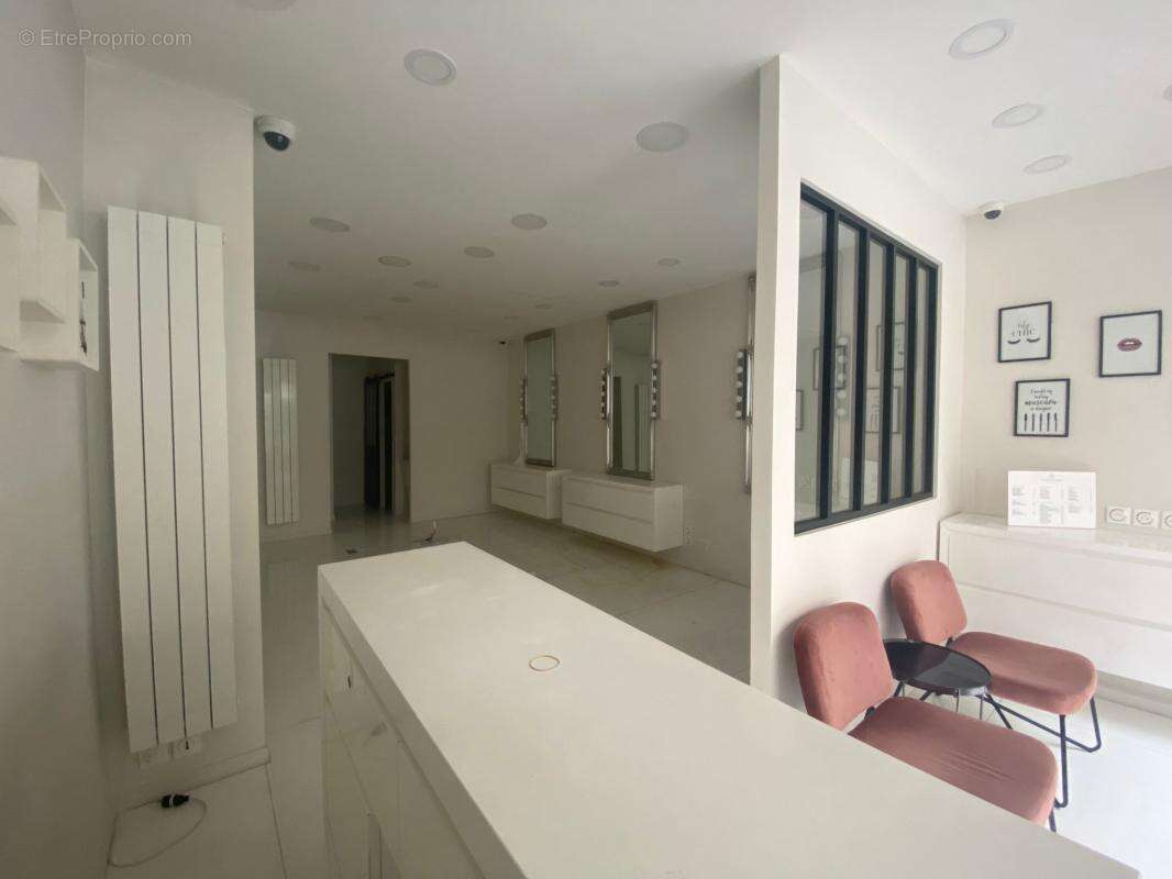 Commerce à PARIS-17E