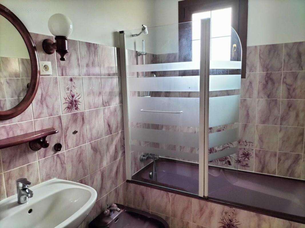 Maison 106 m² à Saint-Pierre-Des-Nids  - photo 4