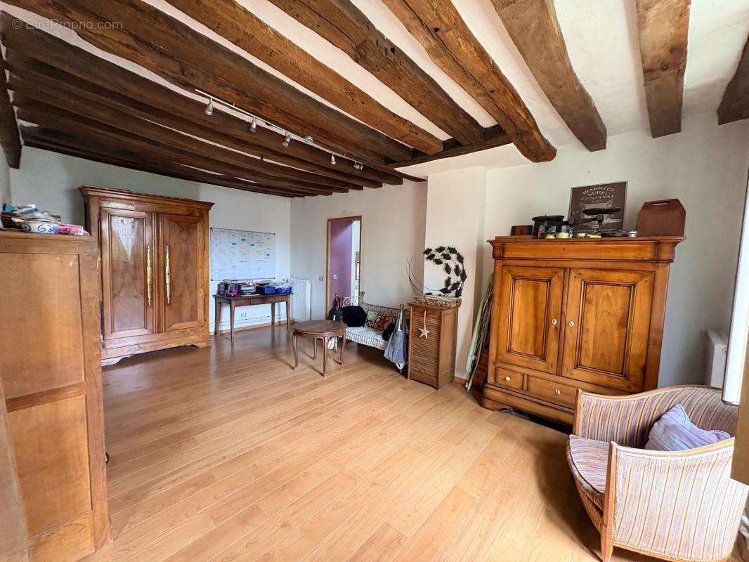 Maison de 7 pièces de 240 m² - photo 17