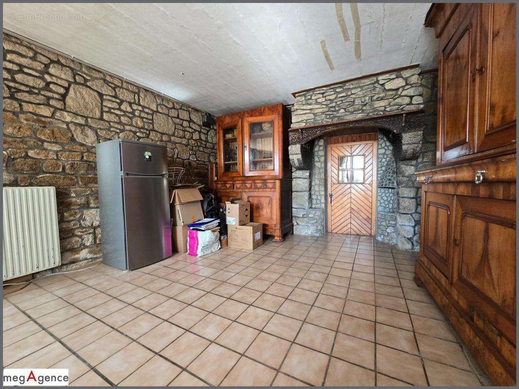 Maison à SAINT-AUBIN-DU-CORMIER