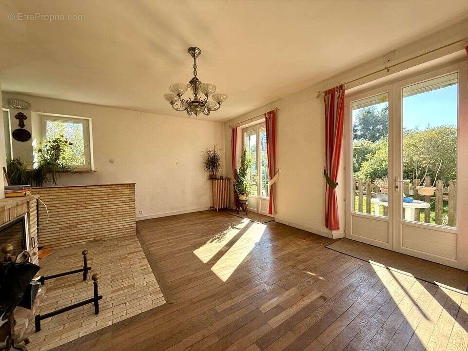 Maison à DONNEMARIE-DONTILLY