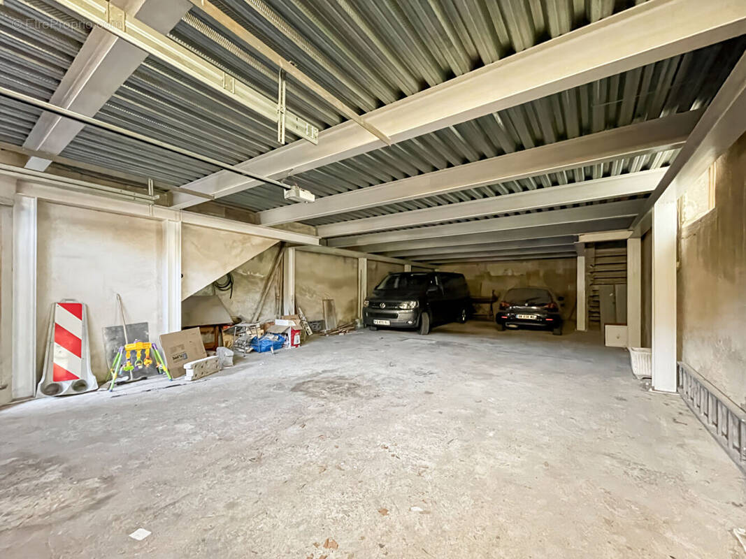 Autre à MARSEILLE-15E