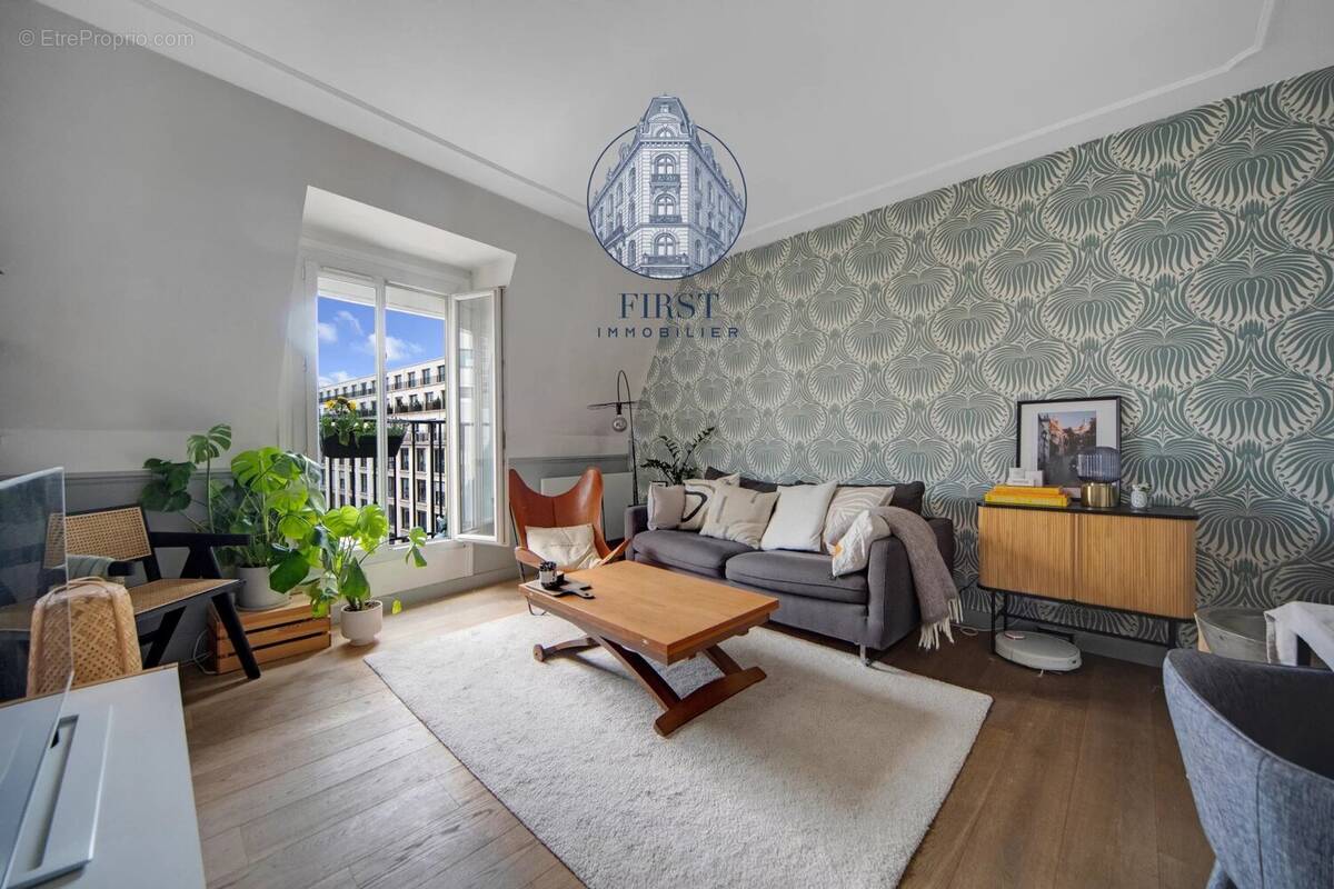 Appartement à PARIS-16E