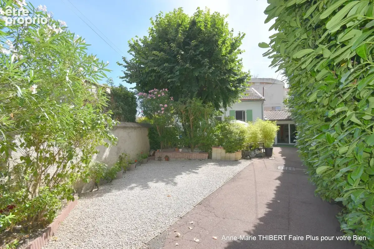 Maison à VILLEURBANNE