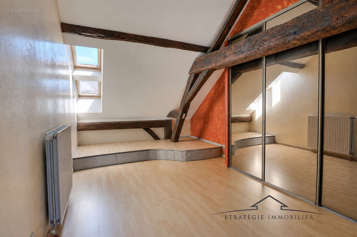 Loft 136 m² avec garage, terrasse et jardinet - photo 10