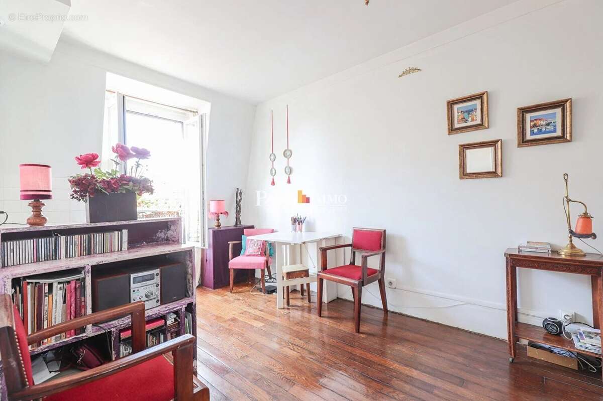 Appartement à PARIS-17E