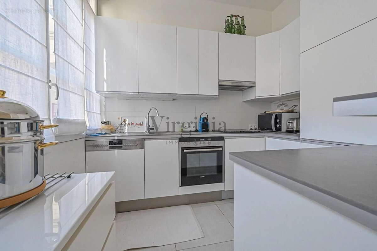 Appartement à CHARENTON-LE-PONT