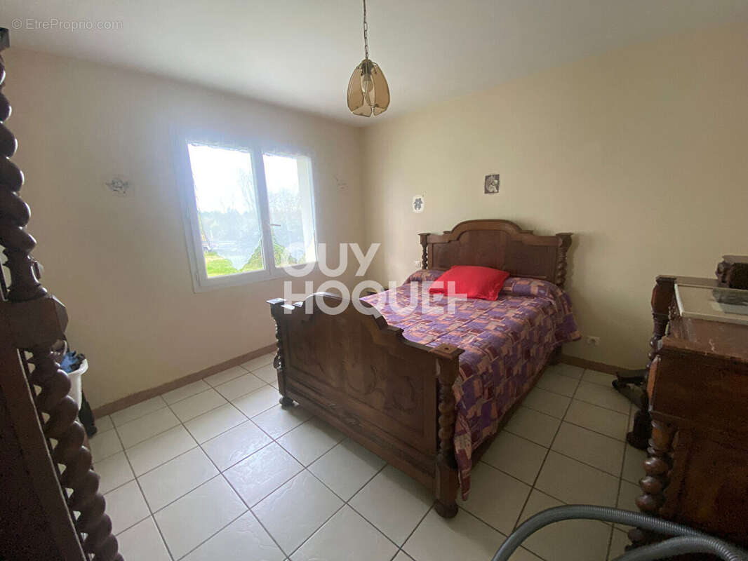 Maison à SAINTE-EULALIE-EN-BORN