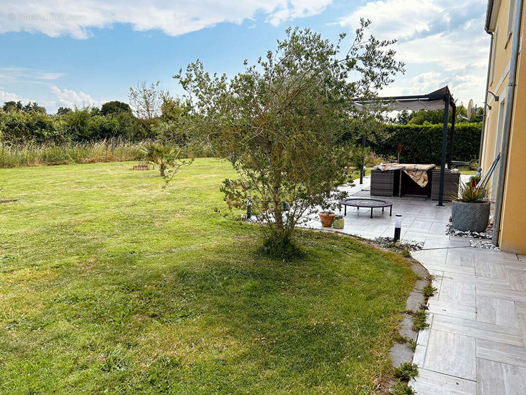 Ensemble immobilier - photo 8
