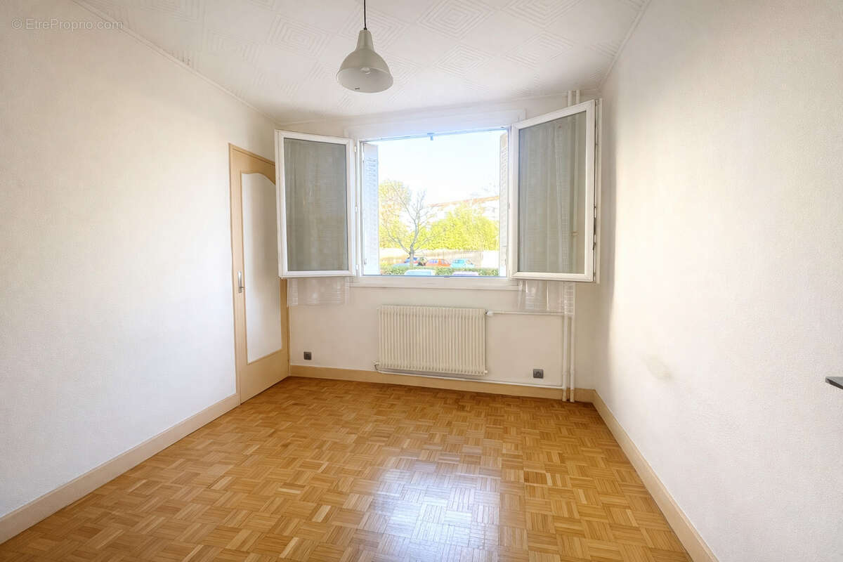 Appartement à BRON